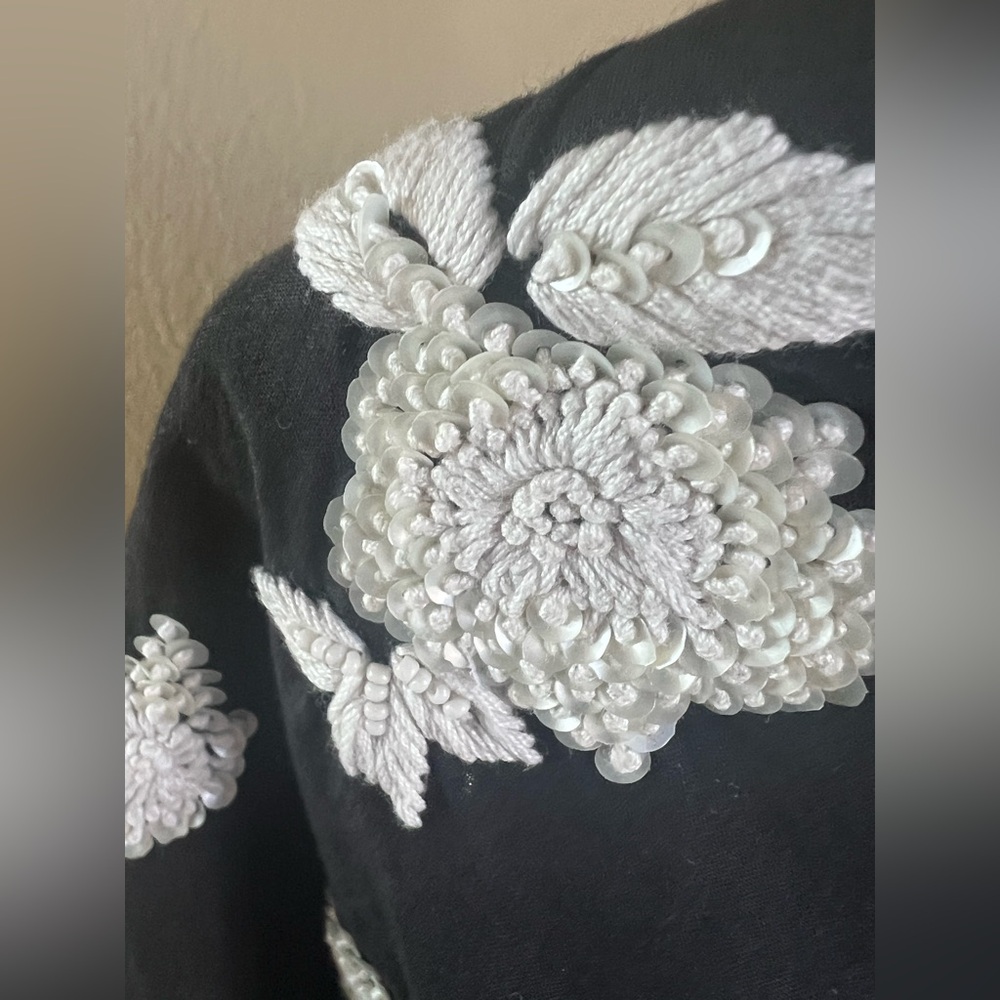 Anthro Maeve Harlow Embroidered Sequin V-Neck XS Black Boho Flutter Sleeve Top - Picture 5 of 15